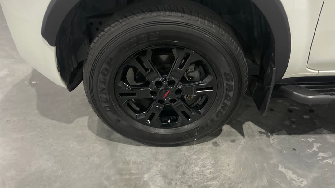 2023 Nissan Navara Pro-4x (4x4), Automatic, 55001 km, Left Front Wheel