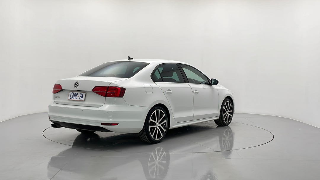 2016 Volkswagen Jetta 155 Tsi Highline Sport, Automatic, 79824 km, Right Back Diagonal (45- Degree) View