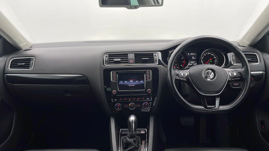 2016 Volkswagen Jetta 155 Tsi Highline Sport, Automatic, 79824 km, Dashboard View