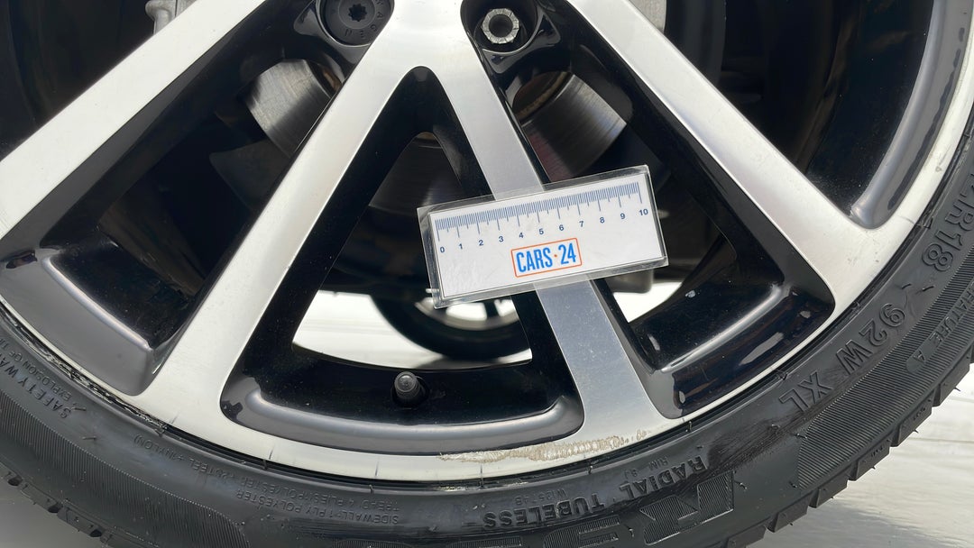 2016 Volkswagen Jetta 155 Tsi Highline Sport, Automatic, 79824 km, Wheels Rim Rear LHS Gutter Rash