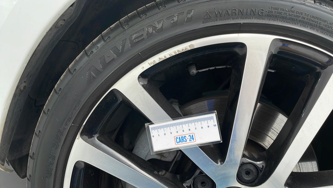 2016 Volkswagen Jetta 155 Tsi Highline Sport, Automatic, 79824 km, Wheels Rim Front LHS Gutter Rash