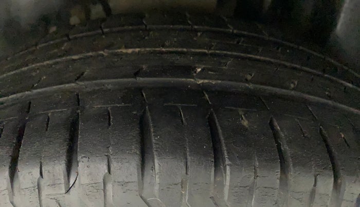2018 Maruti Ciaz ALPHA  AT 1.5 SHVS PETROL, Petrol, Automatic, 1,04,059 km, Left Rear Tyre Tread