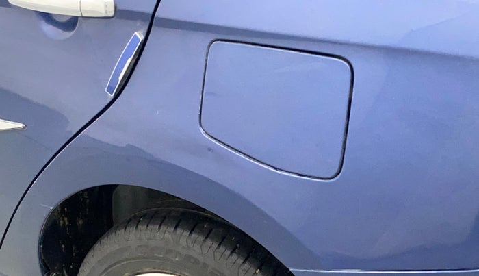 2018 Maruti Ciaz ALPHA  AT 1.5 SHVS PETROL, Petrol, Automatic, 1,04,059 km, Left quarter panel - Slightly dented
