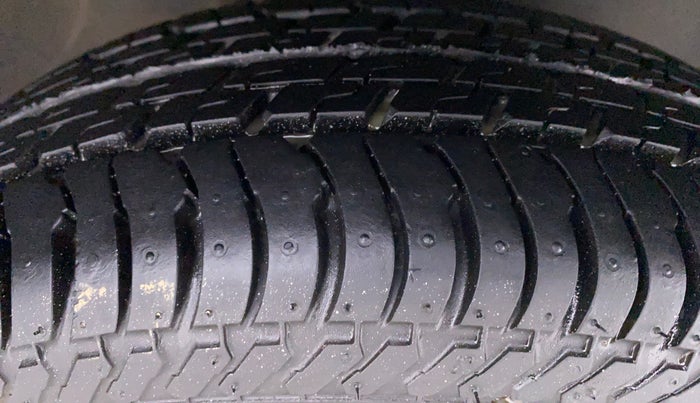 2017 Maruti Alto K10 VXI P, Petrol, Manual, 33,146 km, Right Front Tyre Tread