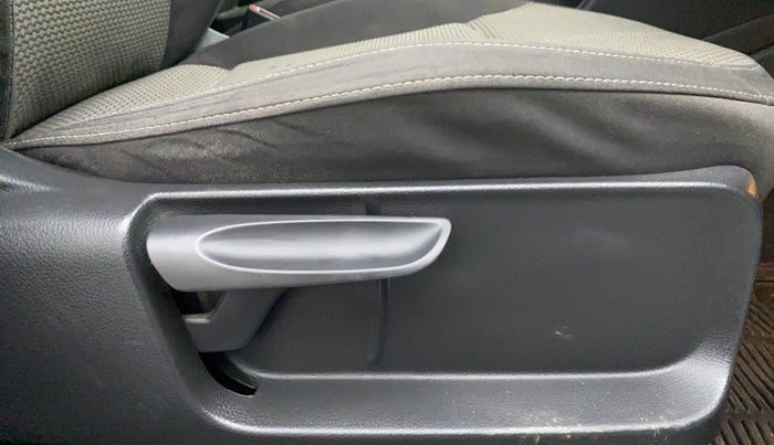 2015 Volkswagen Cross Polo HIGHLINE PETROL, Petrol, Manual, 35,944 km, Driver Side Adjustment Panel