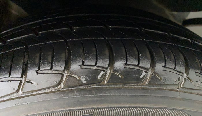 2015 Volkswagen Cross Polo HIGHLINE PETROL, Petrol, Manual, 35,944 km, Left Rear Tyre Tread