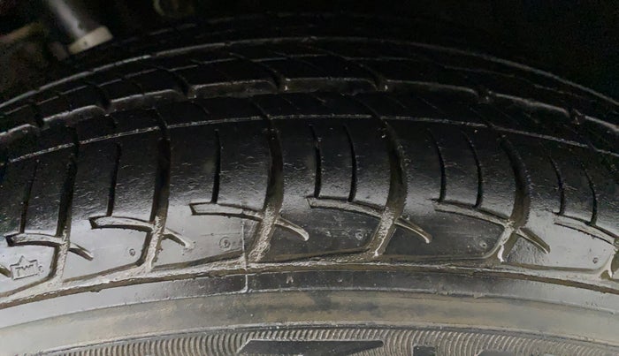 2015 Volkswagen Cross Polo HIGHLINE PETROL, Petrol, Manual, 35,944 km, Left Front Tyre Tread