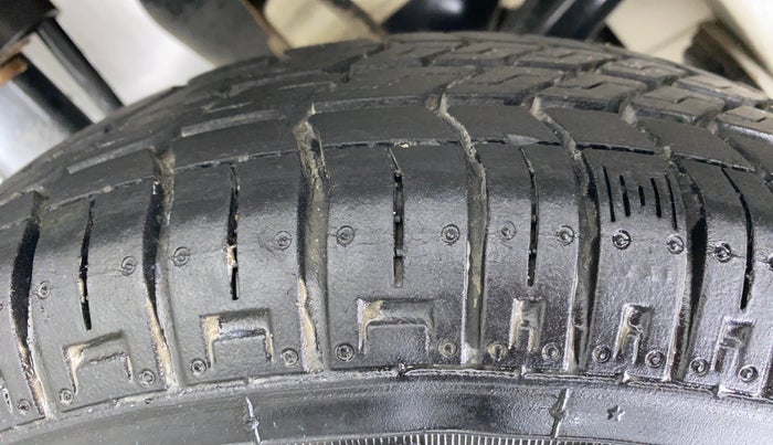 2015 Maruti Alto 800 LXI, Petrol, Manual, 15,441 km, Left Rear Tyre Tread