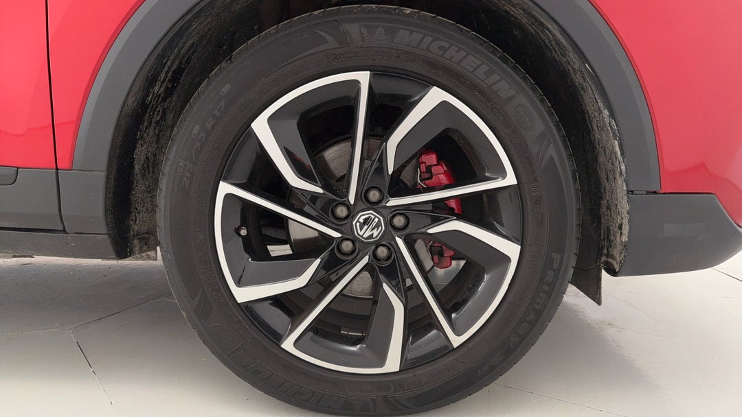 2021 MG Zst Essence, Automatic, 61158 km, Right Front Wheel