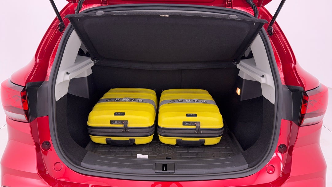 2021 MG Zst Essence, Automatic, 61158 km, Boot Inside View with Luggage