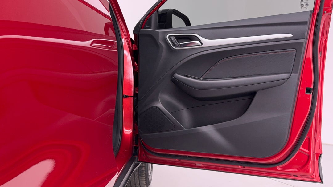 2021 MG Zst Essence, Automatic, 61158 km, Speaker View