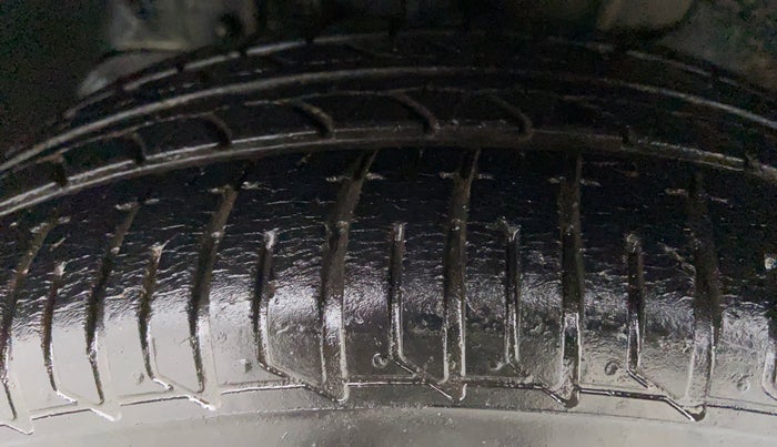 2016 Tata Tiago XZ 1.2 REVOTRON, Petrol, Manual, 29,666 km, Left Front Tyre Tread