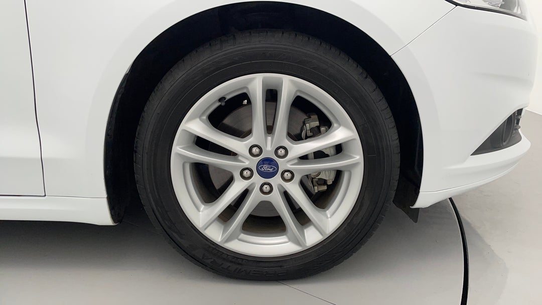 2018 Ford Mondeo Ambiente, Automatic, 73492 km, Right Front Wheel