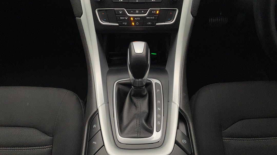 2018 Ford Mondeo Ambiente, Automatic, 73492 km, Gear Lever 