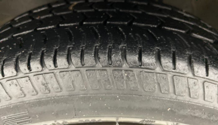 2016 Maruti Alto K10 VXI P, Petrol, Manual, 24,065 km, Left Front Tyre Tread