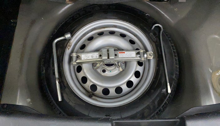 2015 Maruti Swift LXI OPT, Petrol, Manual, 38,848 km, Spare Tyre