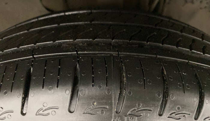 2017 Tata TIGOR XZ 1.2 REVOTRON OPT, Petrol, Manual, 43,119 km, Right Front Tyre Tread
