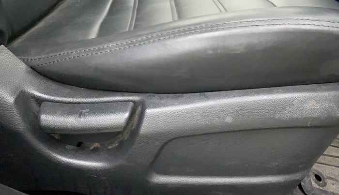 2015 Hyundai Elite i20 MAGNA 1.2, Petrol, Manual, 41,984 km, Driver Side Adjustment Panel