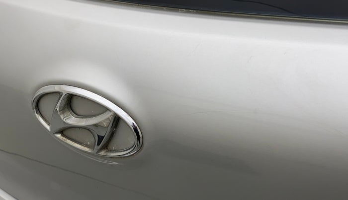 2015 Hyundai Elite i20 MAGNA 1.2, Petrol, Manual, 42,090 km, Dicky (Boot door) - Minor scratches