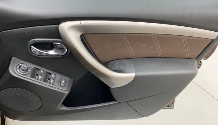 2020 Renault Duster RXZ 1.3 TURBO PETROL CVT, Petrol, Automatic, 46,385 km, Driver Side Door Panels Control