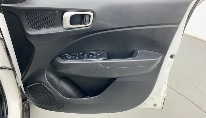 2019 Hyundai VENUE 1.0 TURBO GDI SX+ AT, Petrol, Automatic, 26,338 km, Driver Side Door Panels Control