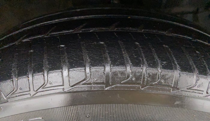 2016 Honda Jazz VX  1.2, Petrol, Manual, 35,285 km, Right Front Tyre Tread