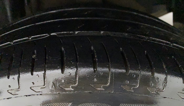 2017 Honda City VX MT PETROL, Petrol, Manual, 32,982 km, Left Front Tyre Tread