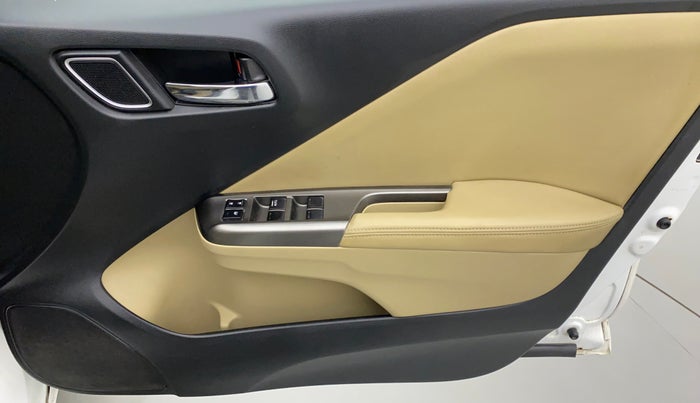 2017 Honda City VX MT PETROL, Petrol, Manual, 32,982 km, Driver Side Door Panels Control