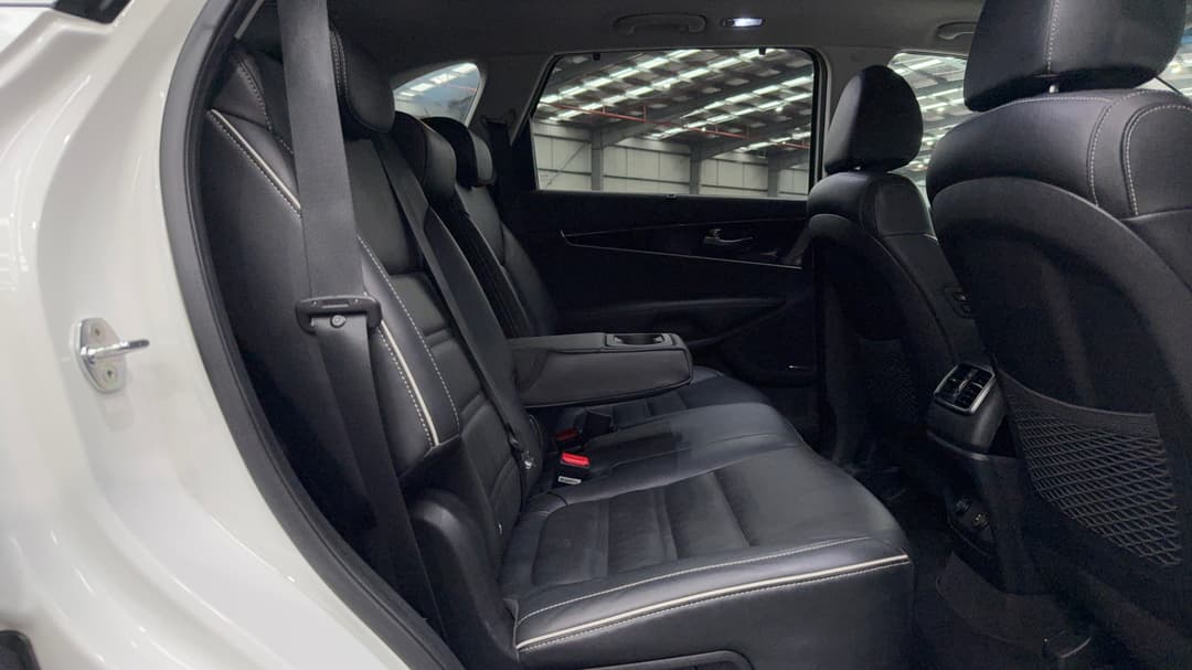 2019 Kia Sorento Gt-line (4x4), Automatic, 84533 km, Right Side Rear Door Cabin View
