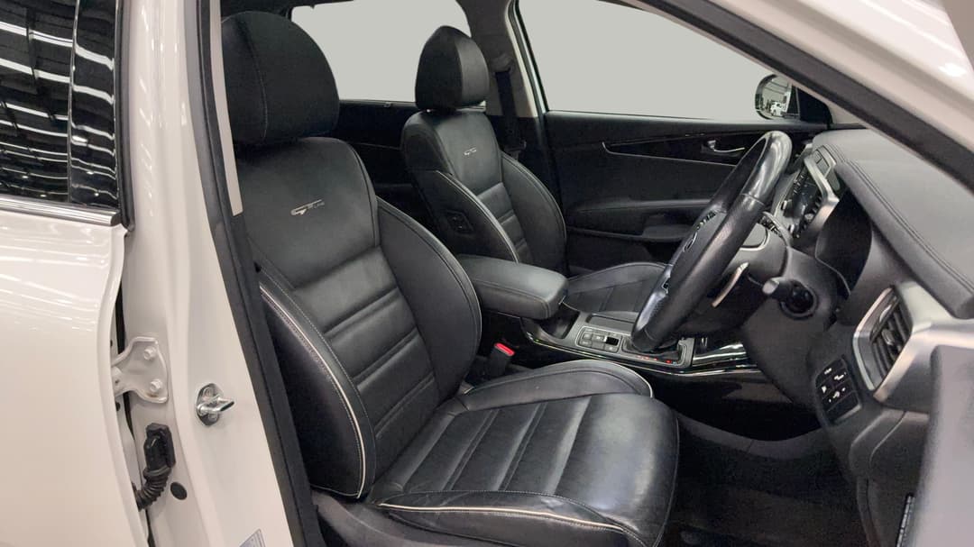 2019 Kia Sorento Gt-line (4x4), Automatic, 84533 km, Right Side Front Door Cabin View