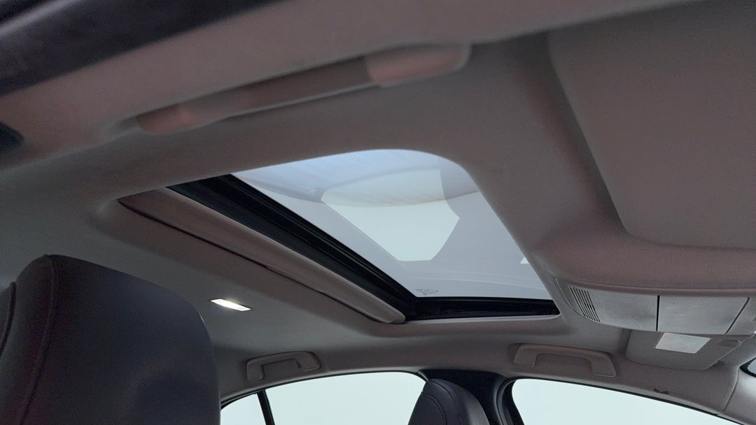 Interior Sunroof/Moonroof