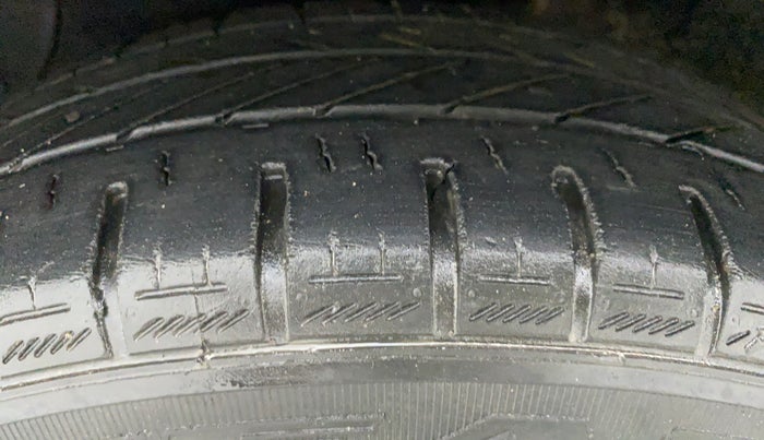 2014 Hyundai Grand i10 ASTA 1.2 (O) VTVT, Petrol, Manual, 29,441 km, Left Front Tyre Tread