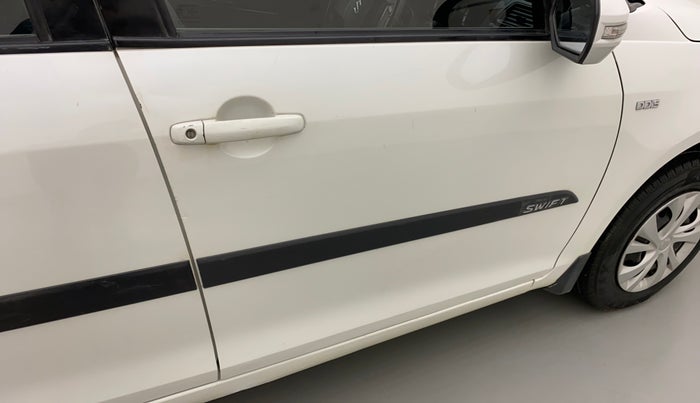 2013 Maruti Swift VDI, Diesel, Manual, 88,748 km, Driver-side door - Minor scratches