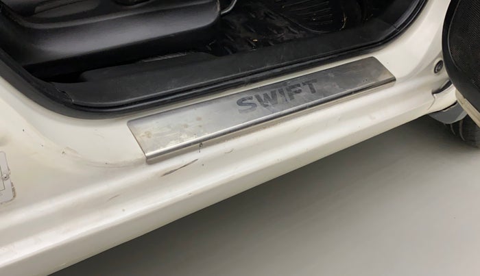 2013 Maruti Swift VDI, Diesel, Manual, 88,748 km, Right running board - Minor scratches