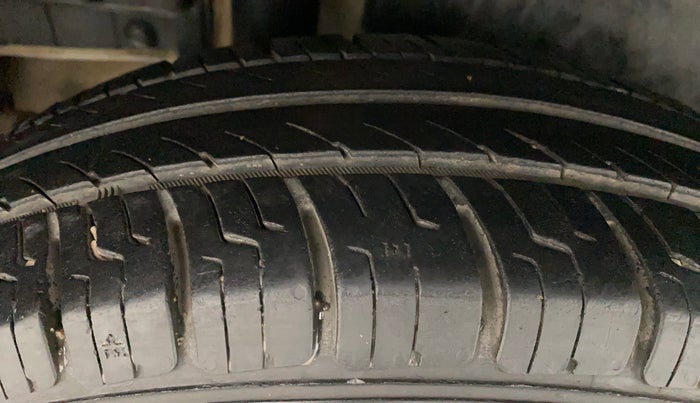 2013 Maruti Swift VDI, Diesel, Manual, 88,748 km, Right Rear Tyre Tread