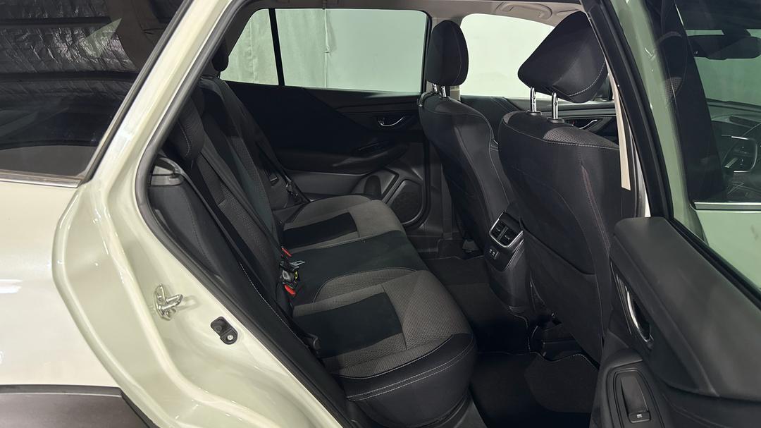 2021 Subaru Outback AWD, Automatic, 117842 km, Right Side Rear Door Cabin View