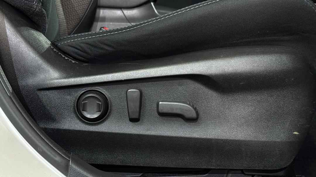 2021 Subaru Outback AWD, Automatic, 117842 km, Drivers Side Adjustment Panel