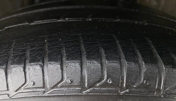 2017 Honda Jazz 1.2 SV MT, Petrol, Manual, 57,183 km, Left Rear Tyre Tread