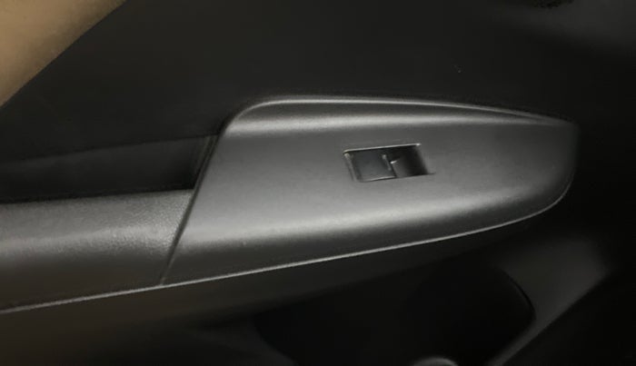 2017 Honda Jazz 1.2 SV MT, Petrol, Manual, 57,183 km, Left front window switch / handle - Power window makes minor noise
