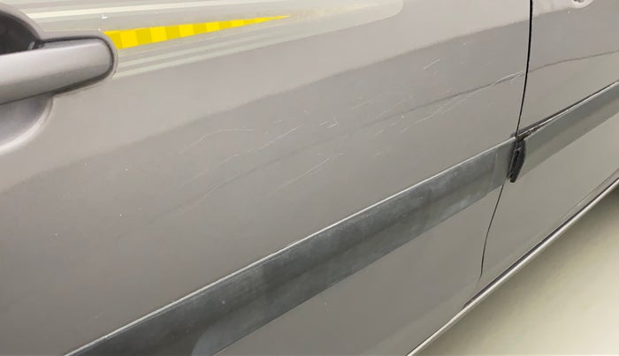 2011 Maruti Ritz VXI, Petrol, Manual, 89,458 km, Right rear door - Minor scratches