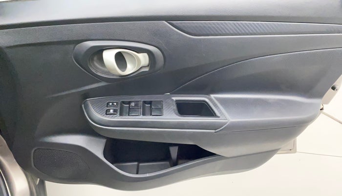 2018 Datsun Go Plus T (O), Petrol, Manual, 25,045 km, Driver Side Door Panels Control