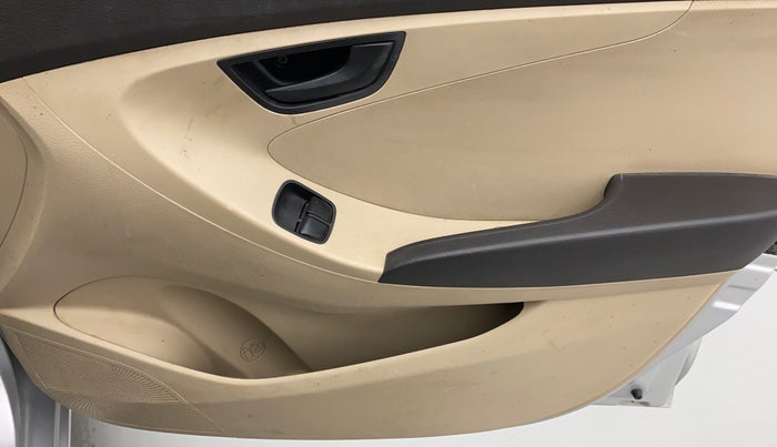 2015 Hyundai Eon MAGNA PLUS, Petrol, Manual, 39,298 km, Driver Side Door Panels Control