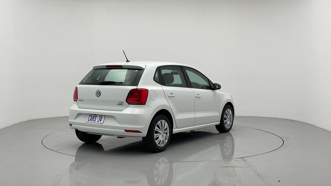 Right Back Diagonal (45- Degree) View