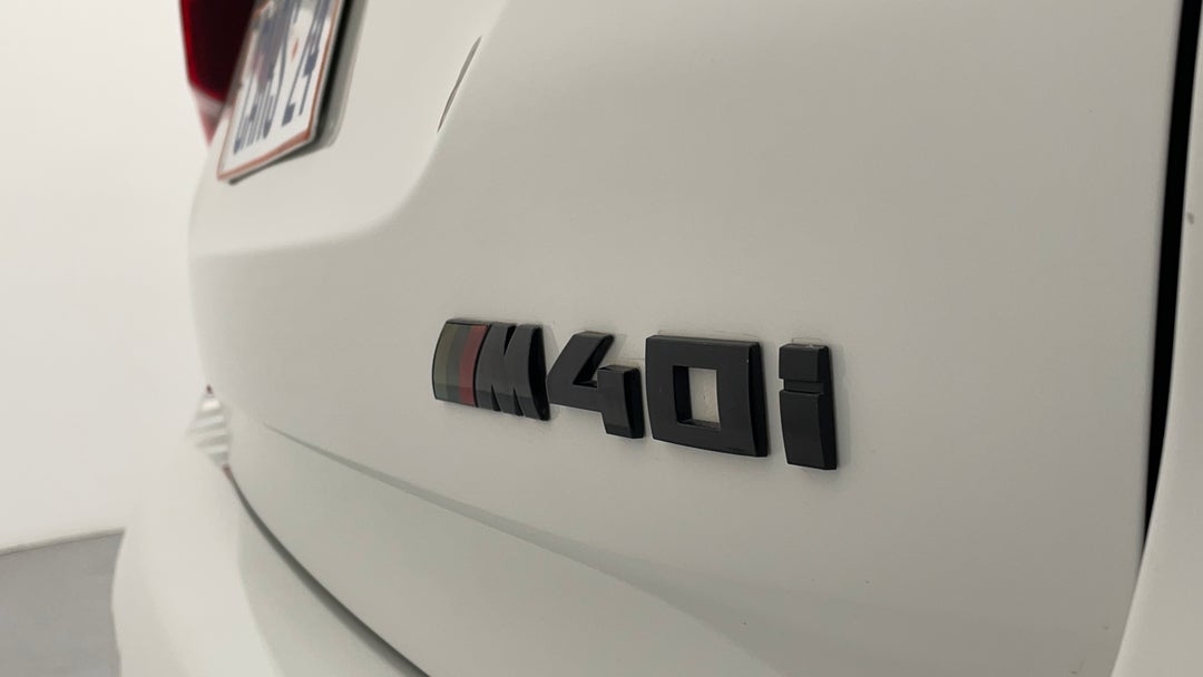 Badge (Boot Right Side)