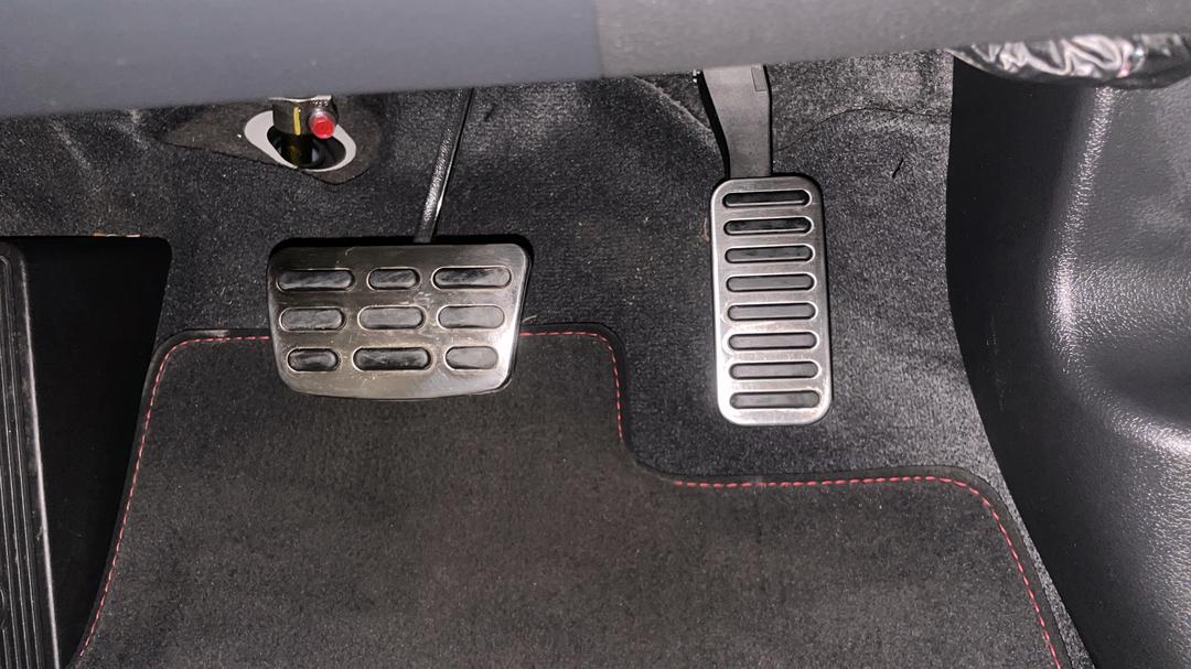 2022 Hyundai i30 N Line, Automatic, 47624 km, Pedals and Footmat
