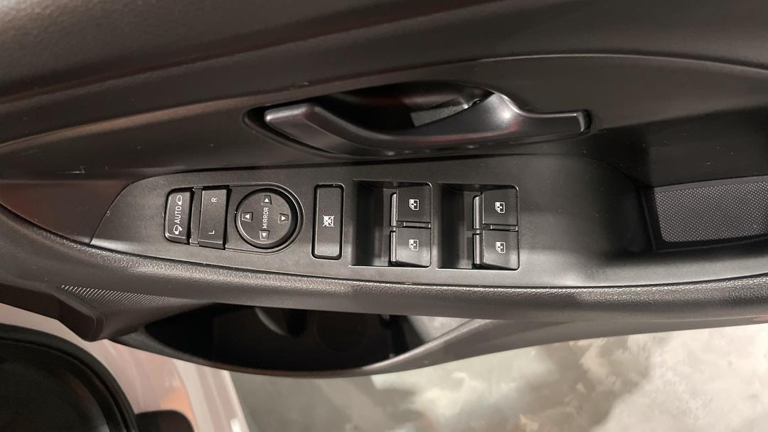 2022 Hyundai i30 N Line, Automatic, 47624 km, Drivers Side Door Panel Controls