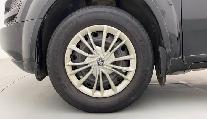 2014 Mahindra XUV500 W6, Diesel, Manual, 87,735 km, Left Front Wheel
