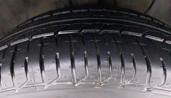 2019 Hyundai Elite i20 ASTA 1.2 (O), Petrol, Manual, 56,973 km, Right Front Tyre Tread
