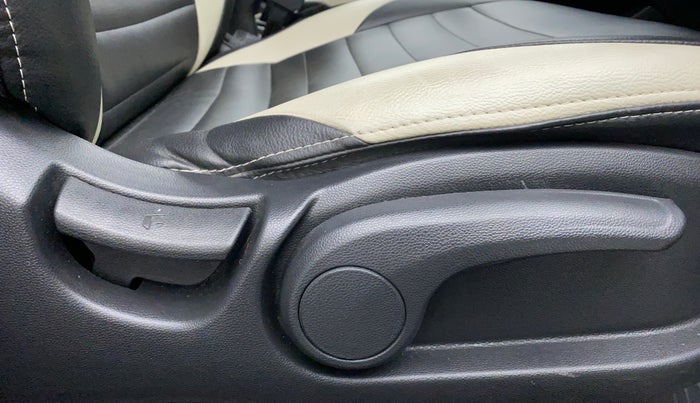 2019 Hyundai Elite i20 ASTA 1.2 (O), Petrol, Manual, 56,973 km, Driver Side Adjustment Panel