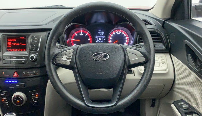 2021 Mahindra XUV300 W6 1.5 DIESEL, Diesel, Manual, 79,714 km, Steering Wheel Close Up